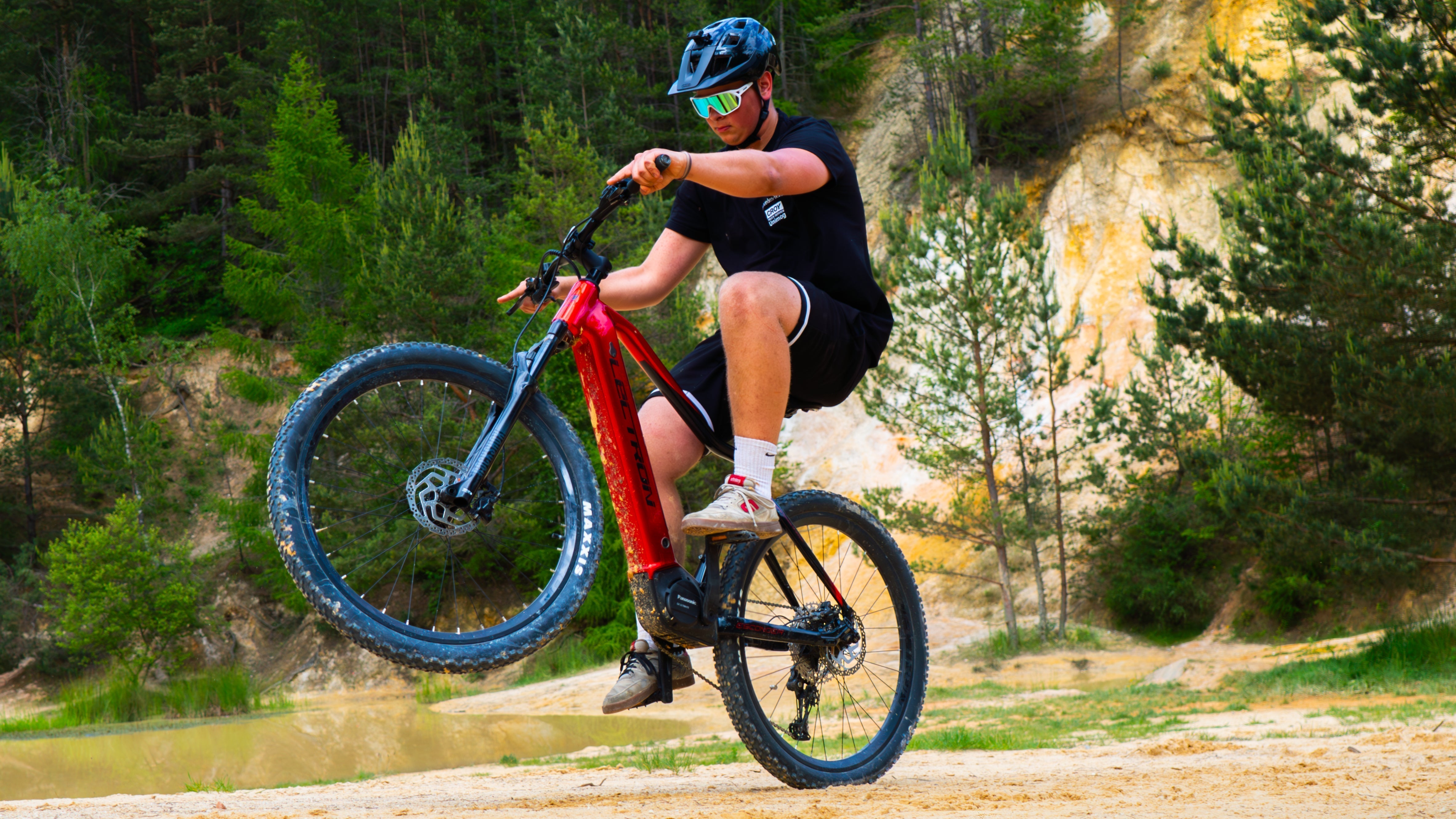 Hide PSX has a thumbs up from the editors!